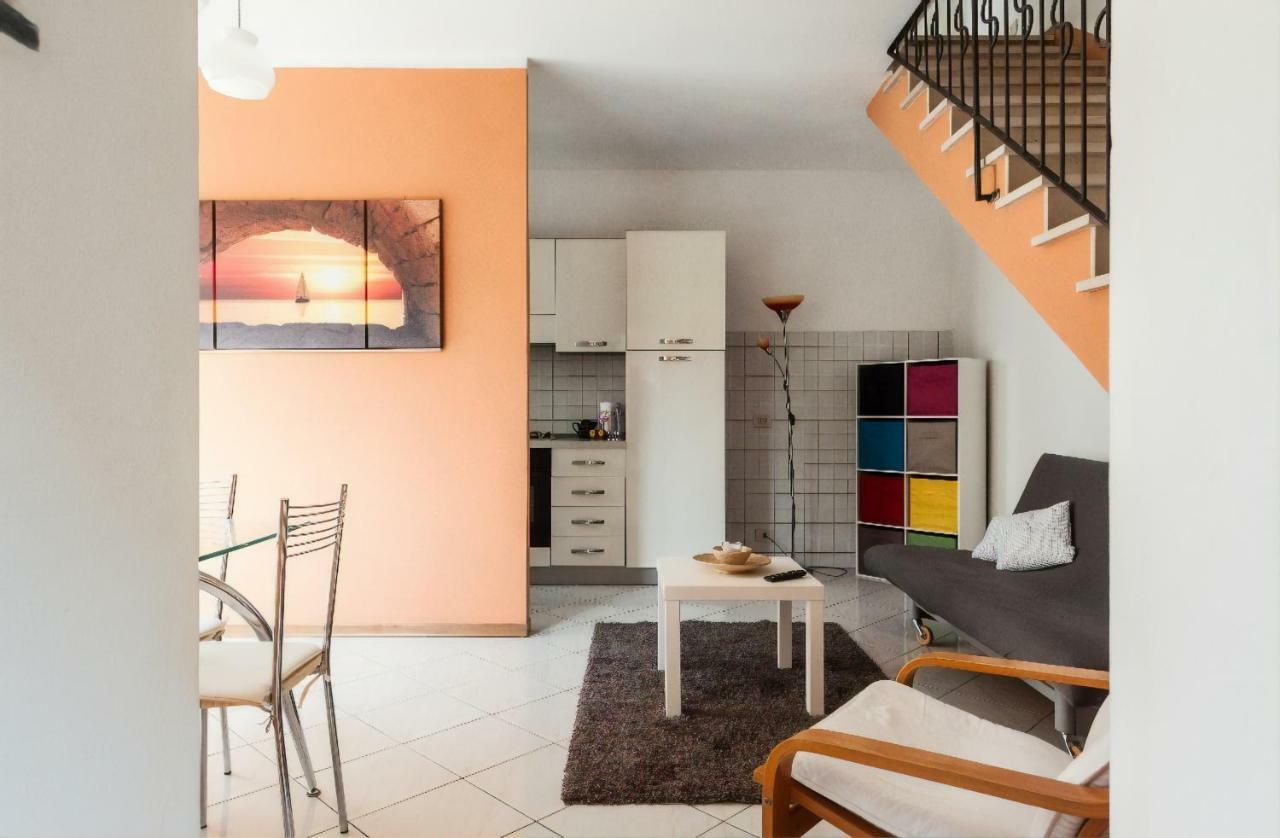 La Casina Gialla Independent House - Near The Walls ルッカ エクステリア 写真