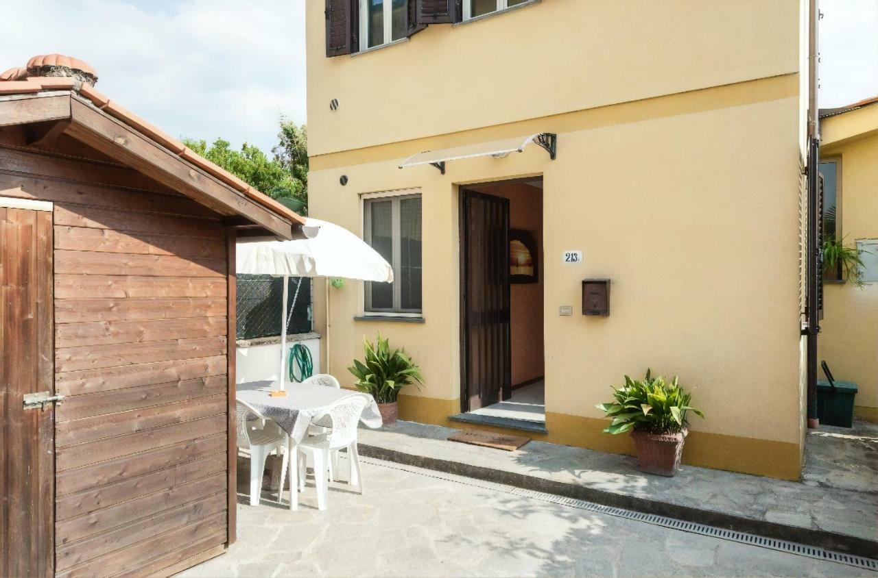 La Casina Gialla Independent House - Near The Walls ルッカ エクステリア 写真